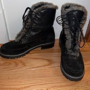 Stuart Weitzman fur lined lace up boots size 6 black with gray fur trim